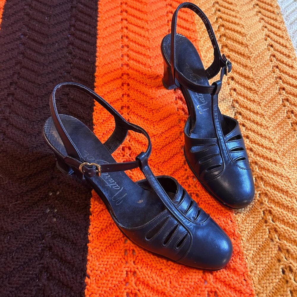 1970s Naturalizer Blue Leather T-bar Roman Mary Jane sandal heels- made in Cana